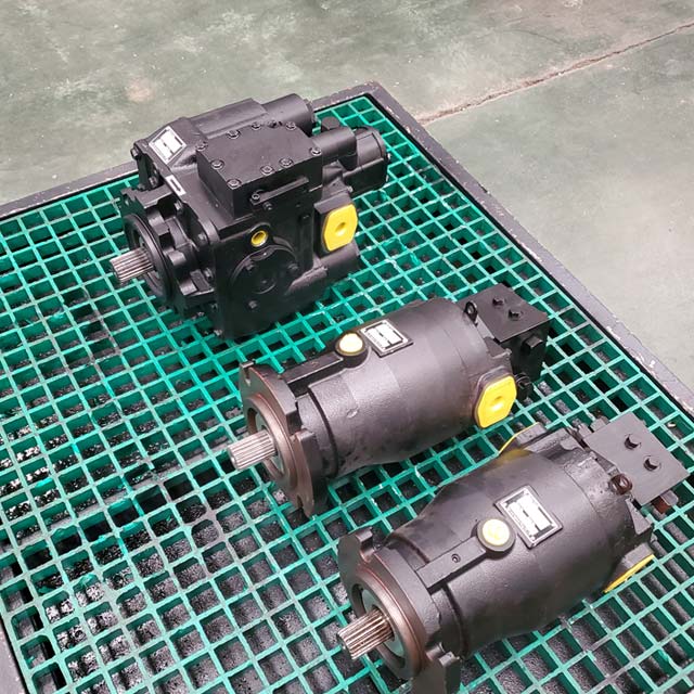 Harvester hydraulic walking system