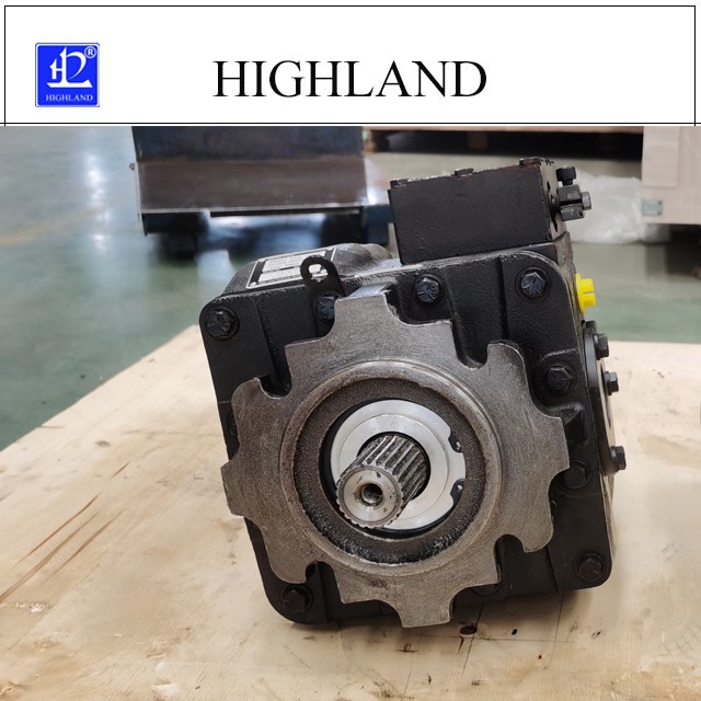 Farm harvester hydraulic pump