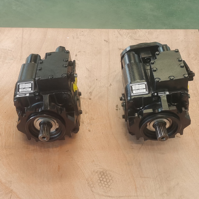 Snow plow hydraulic piston pump
