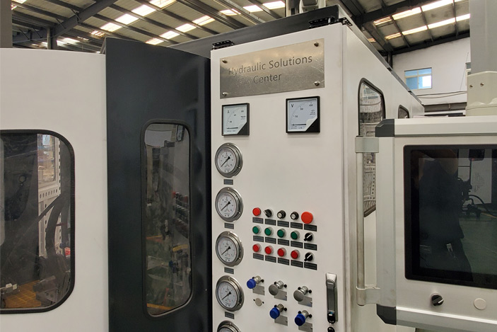 Hydraulic test bench