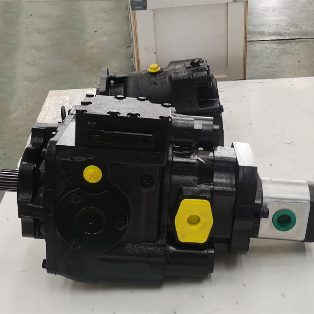 Combine harvester hydraulic oil pump motor