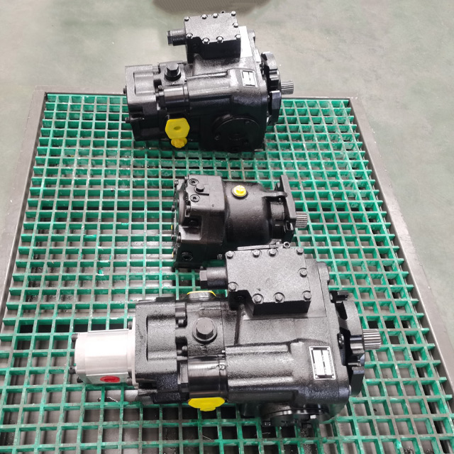Snow plow axial piston pump